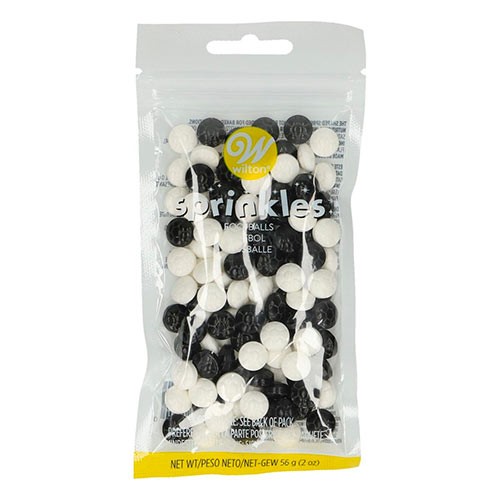 wilton-fussball-soccer-sprinkles.jpg