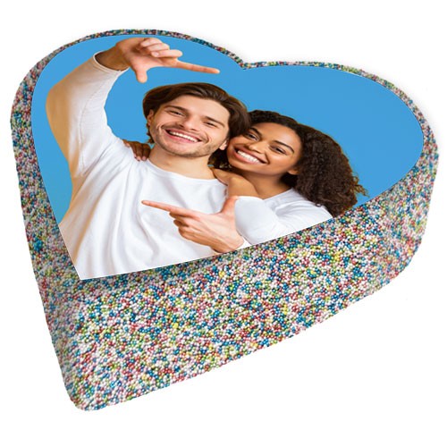 Fototorte-Herz-bunt-Streusel-mit-Foto.jpg